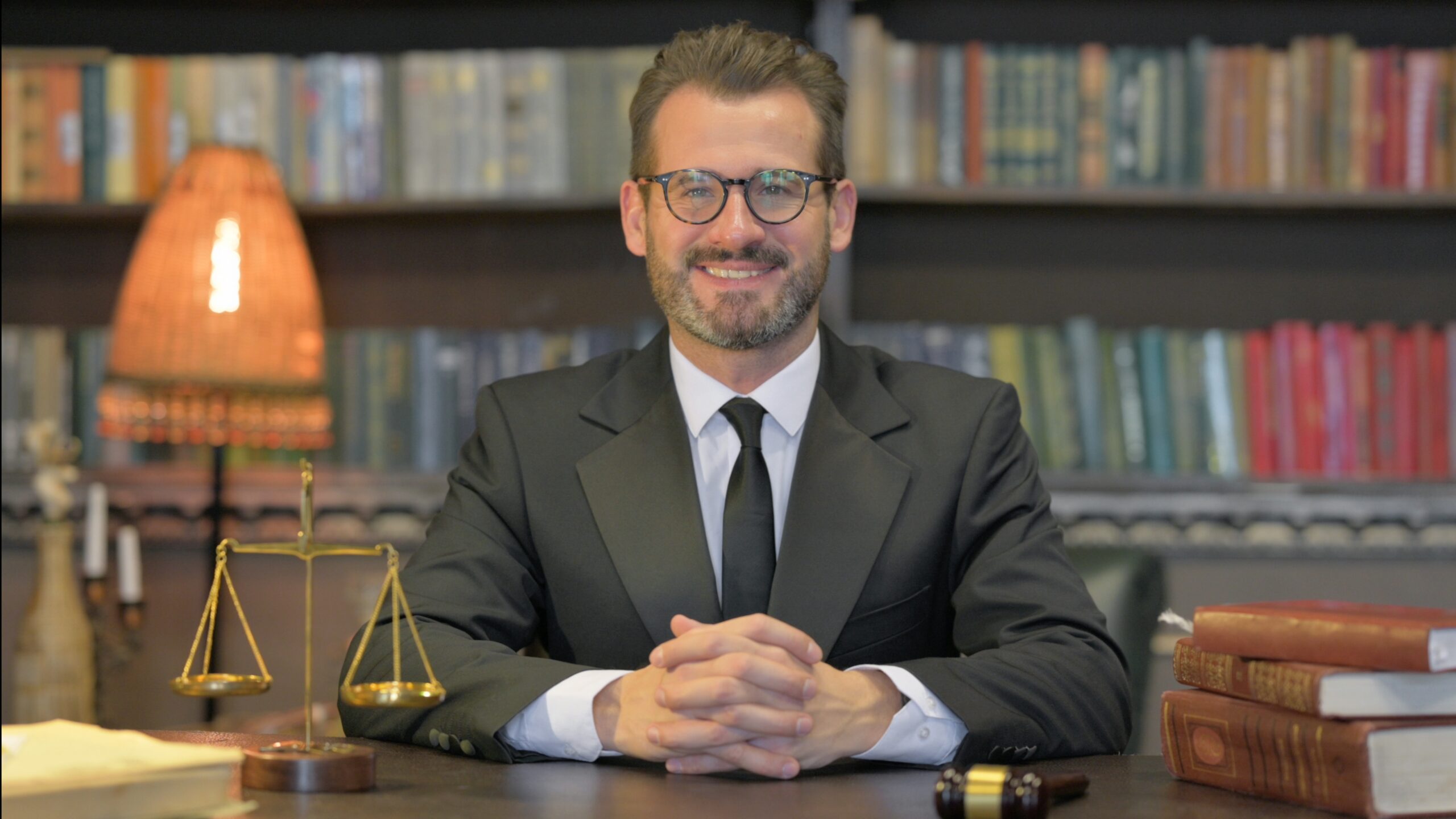 Abogado explicando Ley de la Segunda Oportunidad